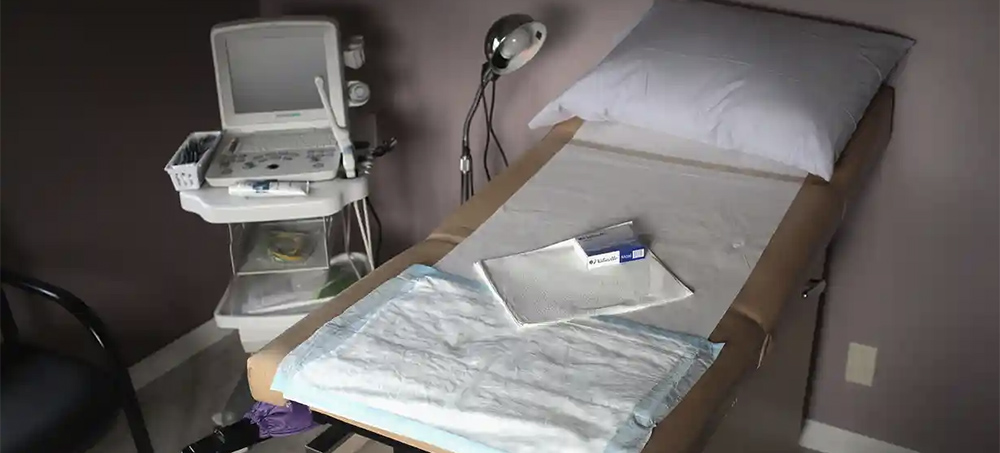 Abortion Clinics North of Texas Flooded With Patients After Severe State Ban