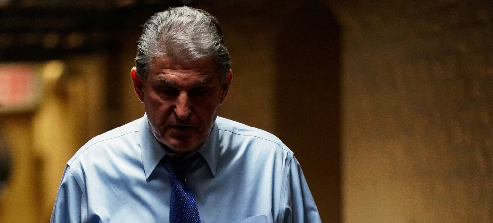 GOP-Aligned 'Dark Money' Group Launches $1 Million Ad Campaign to Pressure Manchin to Keep Filibuster Rules Intact