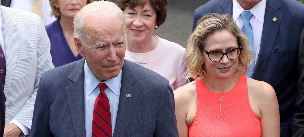 Biden Hosts Manchin and Sinema at White House to Push for Voting Rights Reform