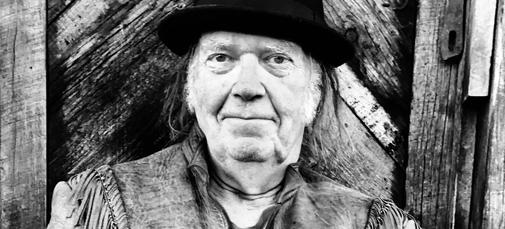 Neil Young Demands Spotify Remove His Music Over 'False Information About Vaccines'