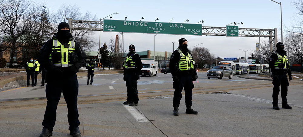 Police Clear Last Remaining Protesters From Key Bridge Between the US and Canada