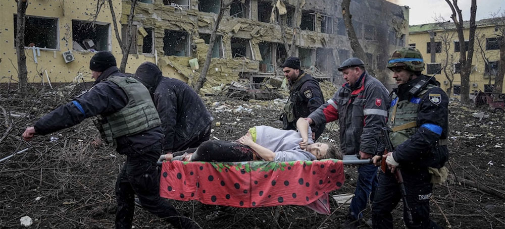 Pregnant Mother Whose Photo Showed Tragedy of Maternity Hospital Bombing in Ukraine Dies With Her Baby