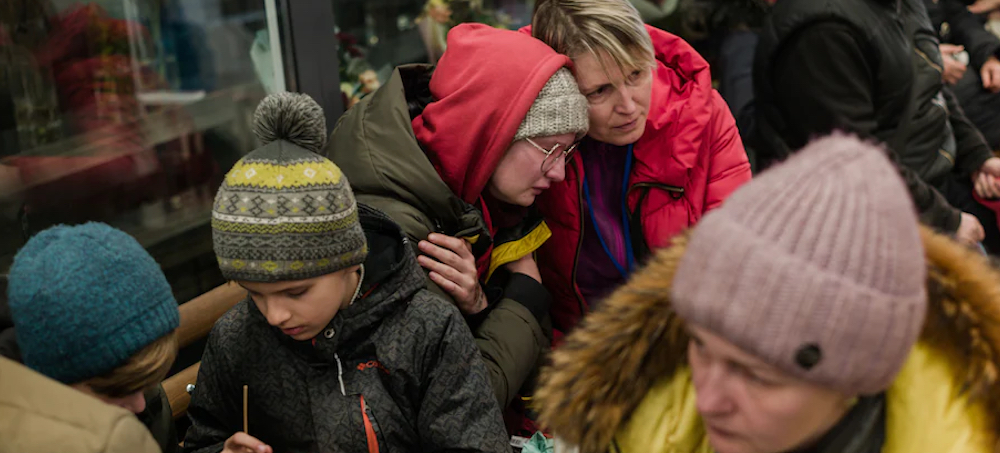 Evacuees From Besieged Mariupol Describe Horrors of Russian Attacks