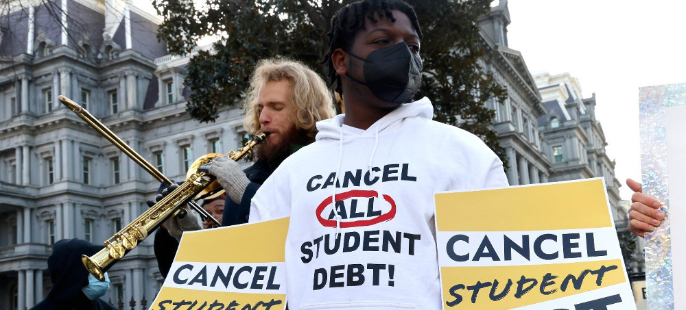 Former Education Secretary Calls for Complete Student Loan Forgiveness