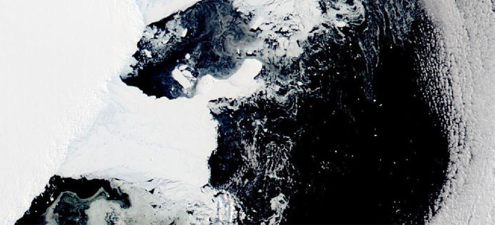 Antarctic Ice Shelf the Size of New York City Collapses