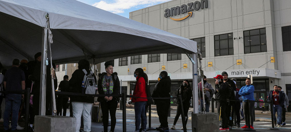Amazon Workers in New York Close to Forming Historic Union After Key Vote