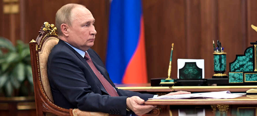 Lonely Putin Is Losing Control of His Own Spiraling Minions