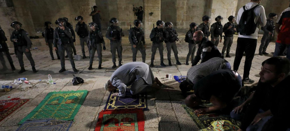 Scores of Palestinians Injured in Clashes With Israeli Police at Al-Aqsa Compound