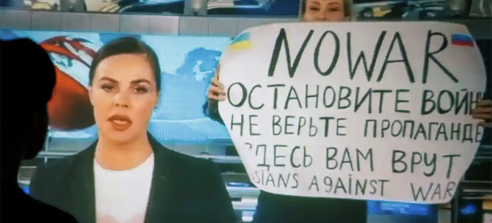 Taking on Putin Through Porn: How Russians Are Finding Out the Truth About Ukraine