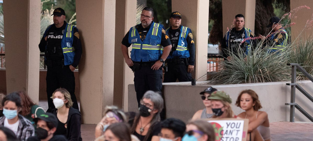 Arizona to Ban People From Filming Police Within 8 Feet
