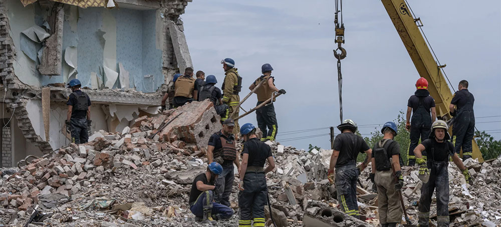 At Least 15 Were Killed and Others Are Trapped After a Russian Strike in Ukraine