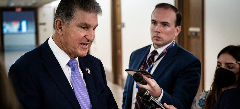 Manchin, in Reversal, Agrees to Quick Action on Climate and Tax Plan