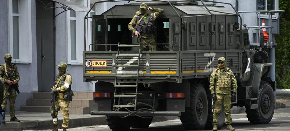 Ukrainians Flee Grim Life in Russian-Occupied Kherson