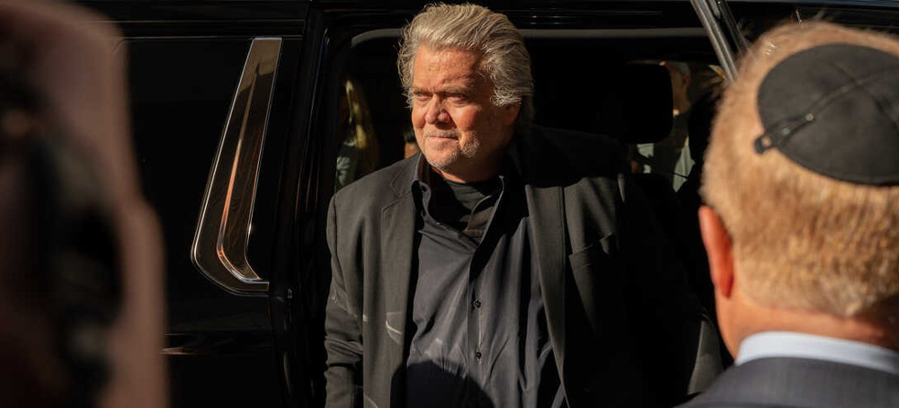 Bannon Surrenders to NY Authorities on 'Build the Wall' Money-Laundering Charges