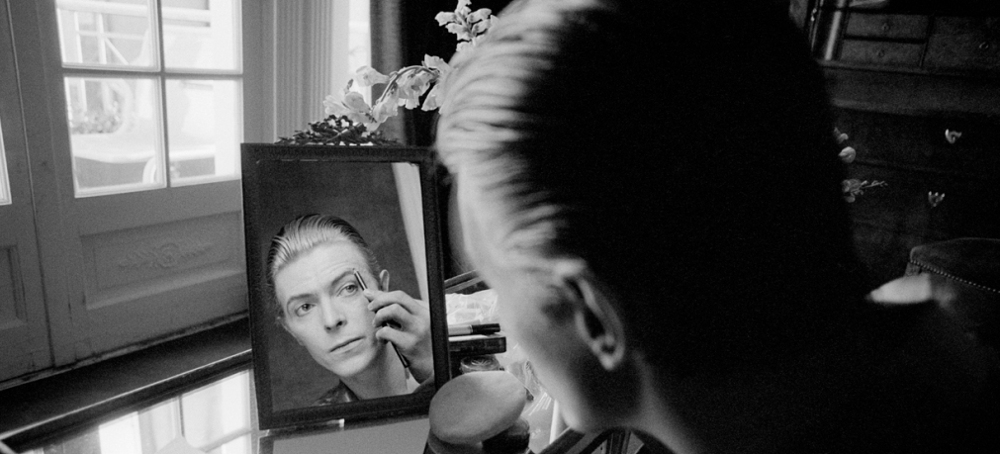 A Portrait of David Bowie as an Alienated Artist