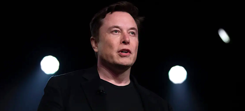 Elon Musk Takes on Apple's Power, Setting Up a Clash