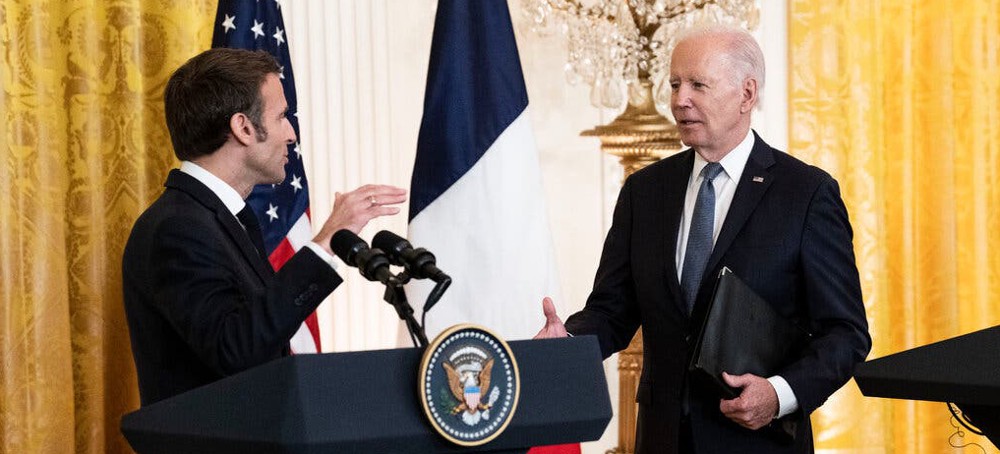 Biden, Speaking With Macron, Says He’s Open to Meeting With Putin