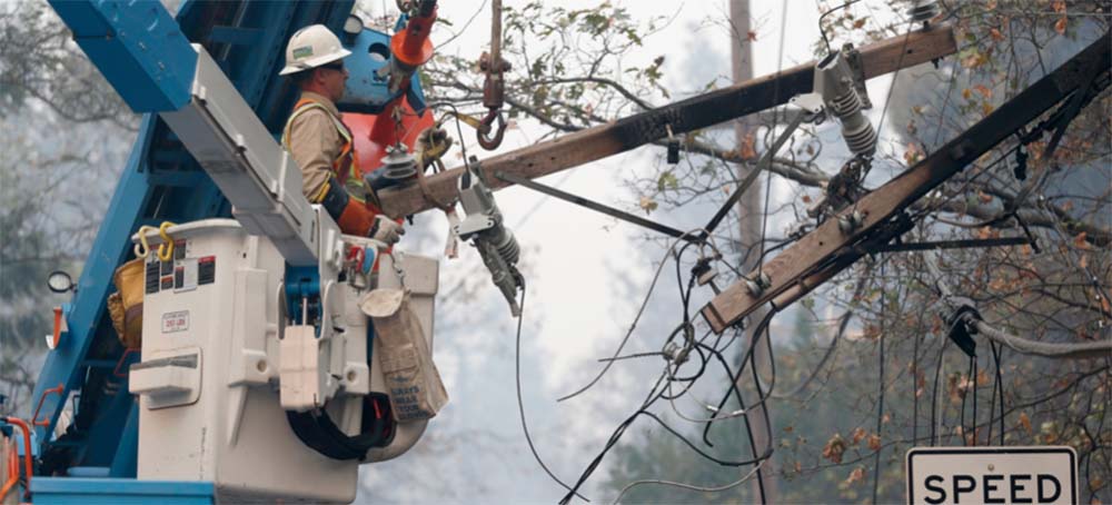 PG&E Cuts Thousands of Workers Ahead of Winter Wildfire Maintenance