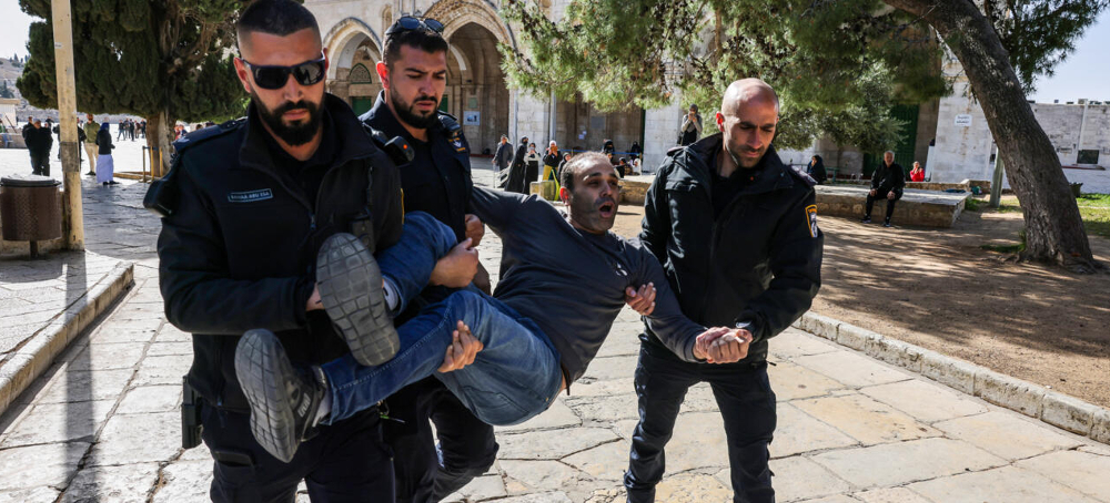 Israeli Forces Storm Jerusalem's Al-Aqsa Mosque, Arresting Hundreds of Palestinian Worshipers