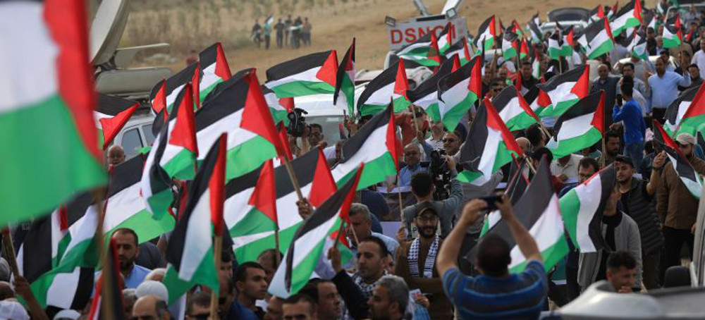Israel Fires on Palestinians Protesting 'Flag March' in Gaza