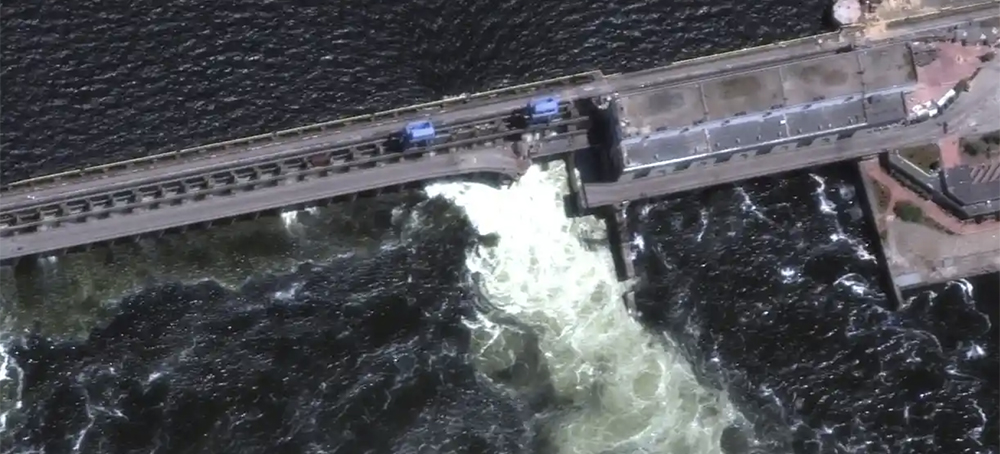 Thousands Flee Homes as Collapse of Dam Is Blamed on Russian Forces
