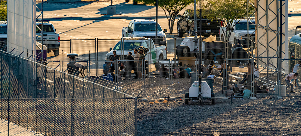 Border Patrol Is Caging Migrants Outdoors During Deadly Arizona Heatwave