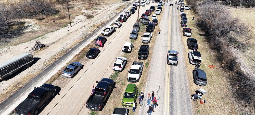 YouTube Livestreamers Made Money ‘Hunting’ for Migrants Along the US Border