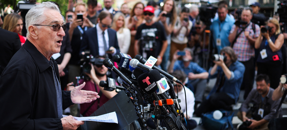 'You Are Gangsters': Robert De Niro Clashes With Pro-Trump Protesters