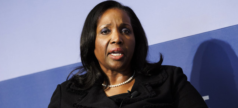 Trump Calls on Federal Reserve Governor Lisa Cook to Resign, Renewing Attack on Central Bank