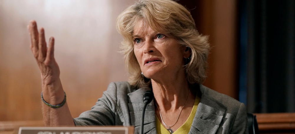 Murkowski Joins Democrats Supporting Measure Granting Protections to Ukrainians in US