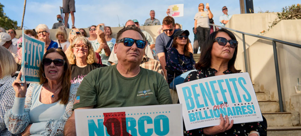 A Populist Uprising Stirs Among Democrats Furious at Their Leaders