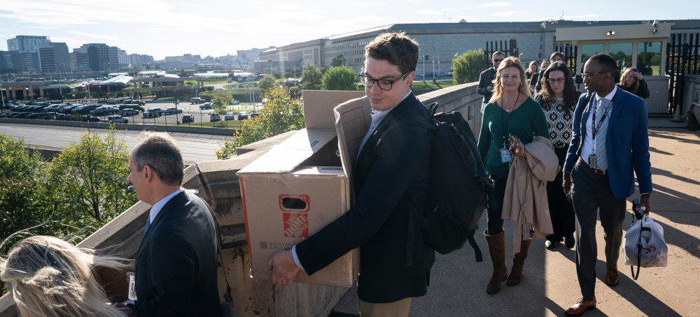 Reporters Leave Pentagon en Masse After Refusing to Sign on to New Rules