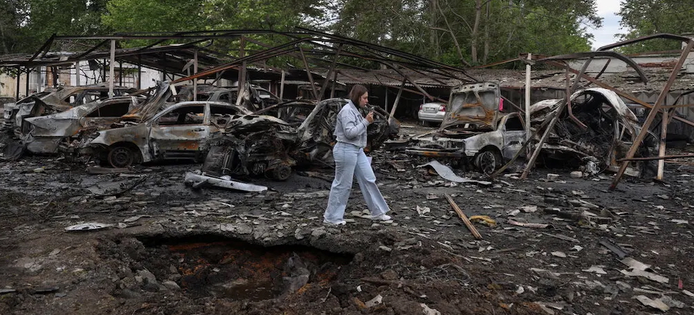 Russia Intensifies Attacks on Ukraine as US Steps Back