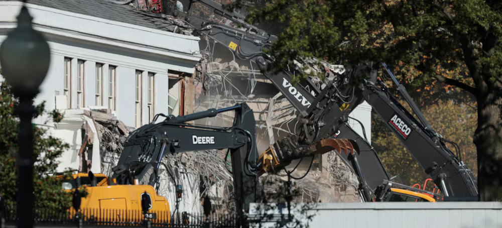 ‘Golden Crime Scene’: Elizabeth Warren Calls for Inquiry Into Trump’s Ballroom Funding