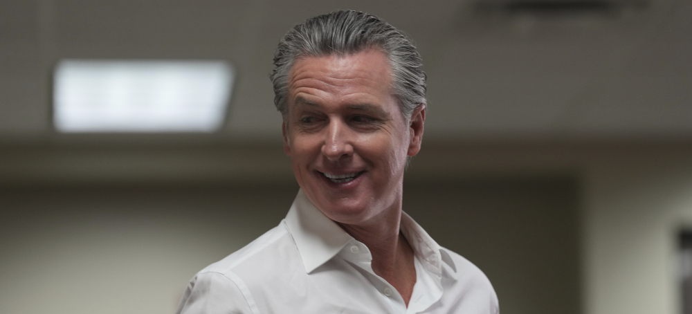 HAPPY HOLIDAYS TO EVERYONE EXCEPT THE SERIOUSLY DEMENTED PIGGIE