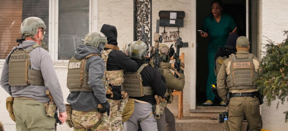 Immigration Officers Assert Sweeping Power to Enter Homes Without a Judge’s Warrant, Memo Says