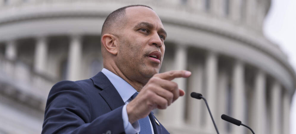 Jeffries: Democrats ‘Committed’ to Forcing Iran War Powers Vote in Wake of US Strikes