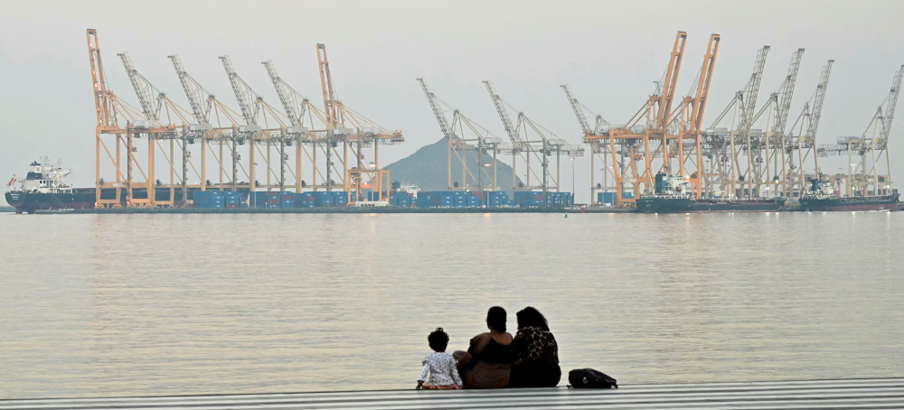 Iran War Spreading Economic Damage Far Beyond Oil and Gas Markets