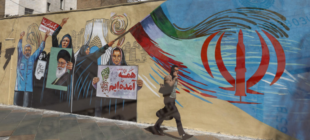 Threats Failed. Now Trump Wants to Bribe Iran Into a Deal