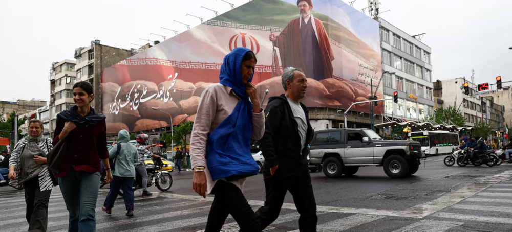 US-Iran Peace Hopes Fade as Trump Scraps Talks