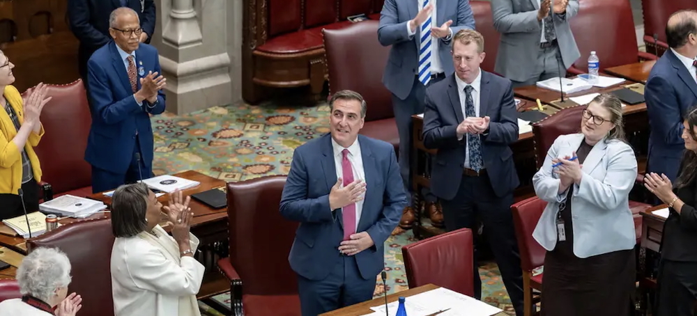 New York Democrats Set Stage for Voter Referendum to Join Redistricting Fight
