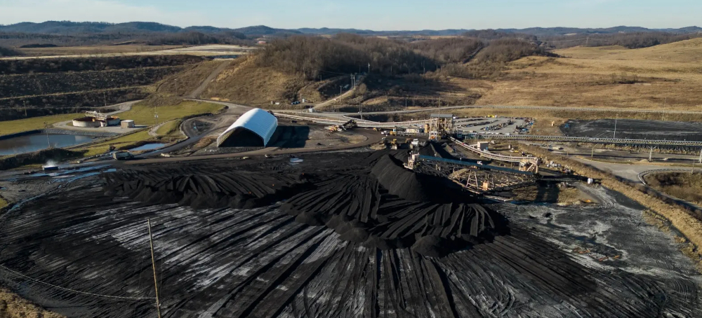Trump Uses Wartime Powers to Dole Out $700 Million to ‘Clean, Beautiful’ Coal