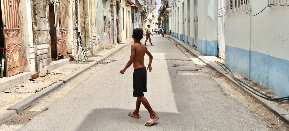 Buscando Vida: (Searching for Life in Havana)
