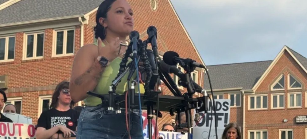 ICE Agent Points Gun at Virginia Woman Who Shouted at Them in Video That Conflicts With Government’s Narrative
