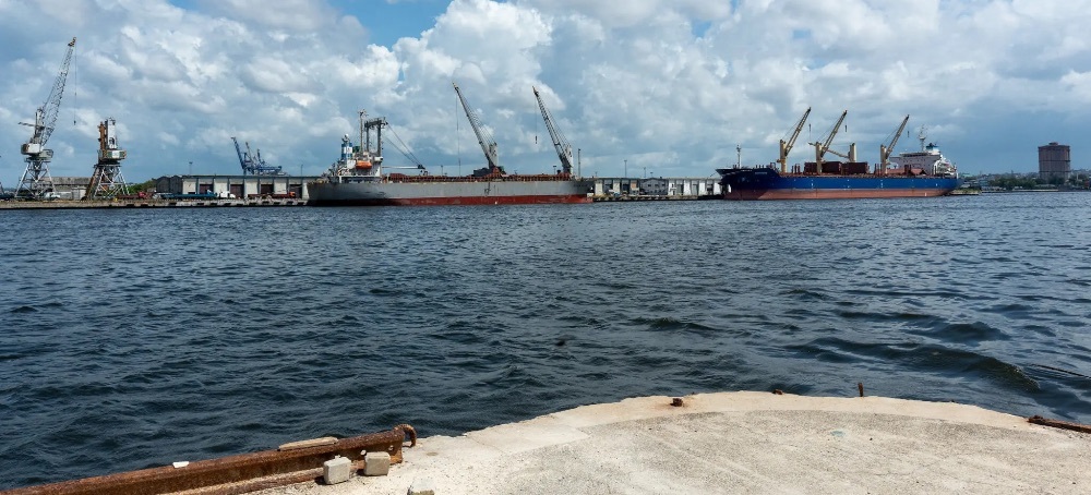 Trump’s Economic Vise Leaves Cubans Desperate for Food and Medicine