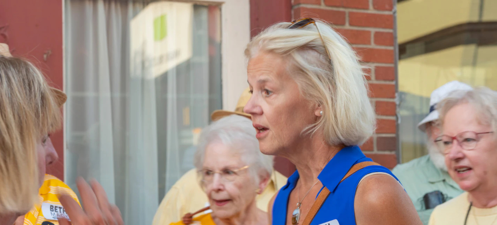 Democrats Expand Battleground for House, Reaching into Bloodred Districts