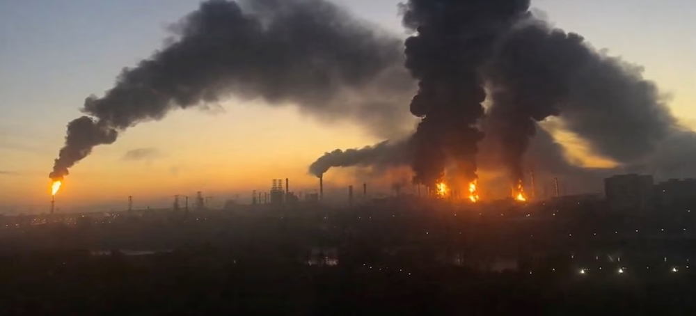 US Threatens to Block Arms for Ukraine Over Attacks on Russian Refineries