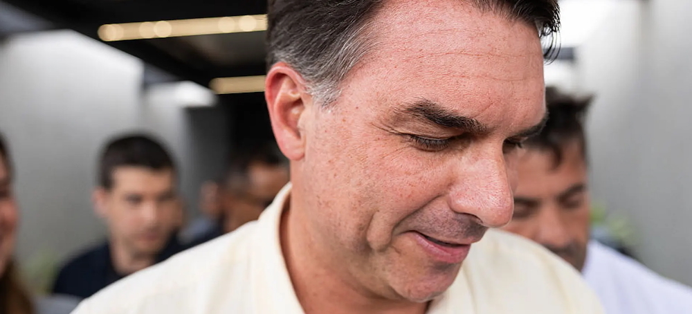 Flávio Bolsonaro Flees Brazil and Is Welcomed by the Trump Administration