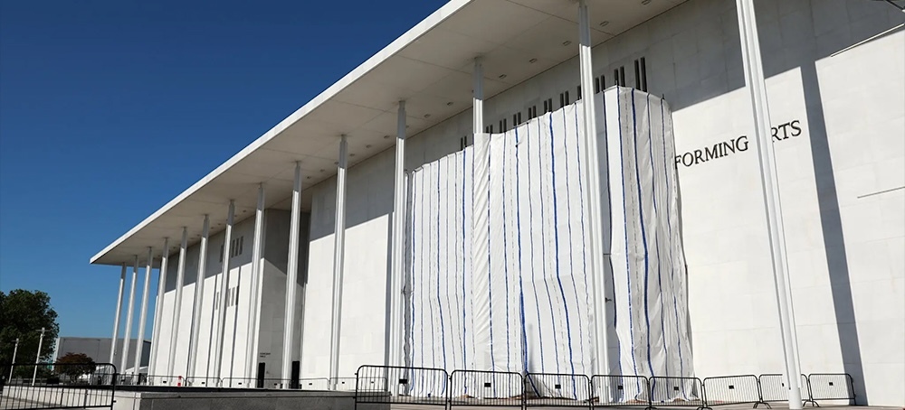 THE JOHN F. KENNEDY MEMORIAL CENTER FOR THE PERFORMING ARTS